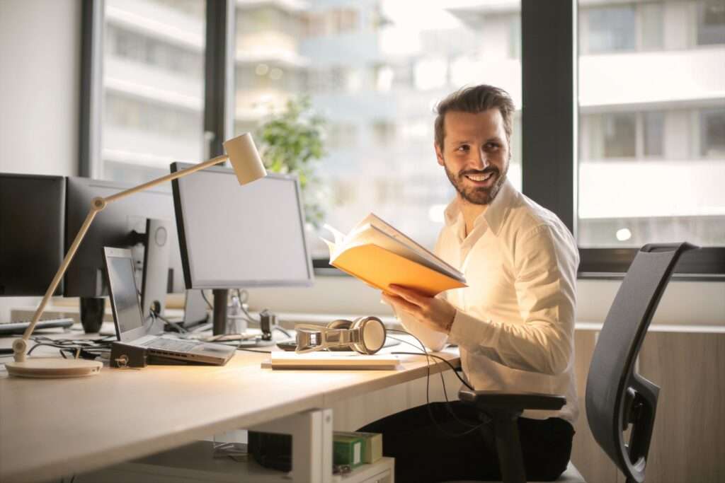 homme au travail
